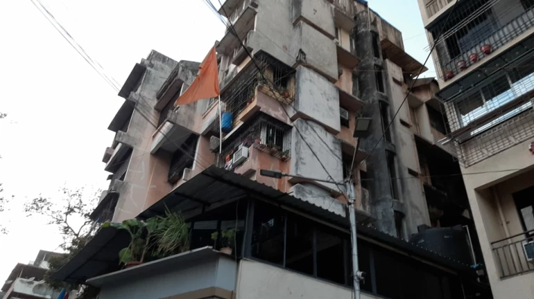 Thane: Building Portion above Shiv Sena MP Rajan Vichare's residence falls down