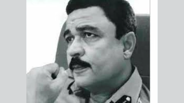 कुख्यात गुंड माया डोळसचा एन्काऊंटर करणारे निवृत्त IPS ए.ए. खान यांचे निधन कुख्यात गुंड माया डोळसचा एन्काऊंटर करणारे निवृत्त IPS ए.ए. खान यांचे निधन