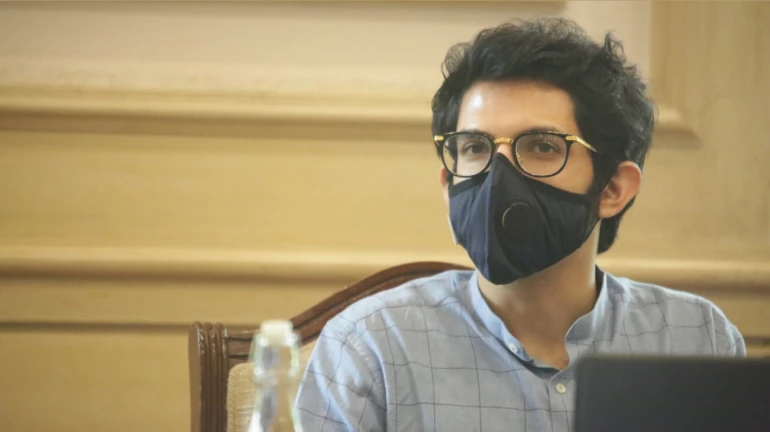 यही है अच्छे दिन?; वाढत्या पेट्रोलच्या दरावरून युवा सेनेची मोदी सरकारविरोधात पोस्टरबाजी यही है अच्छे दिन?; वाढत्या पेट्रोलच्या दरावरून युवा सेनेची मोदी सरकारविरोधात पोस्टरबाजी