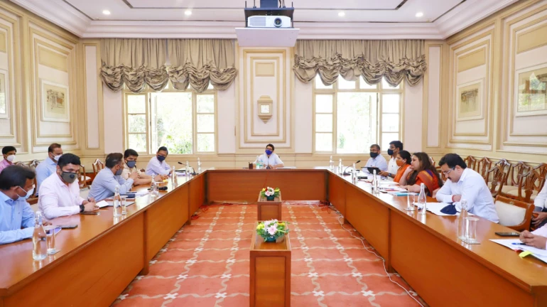 Aaditya Thackeray holds a review meeting for the proposed bicycle track project