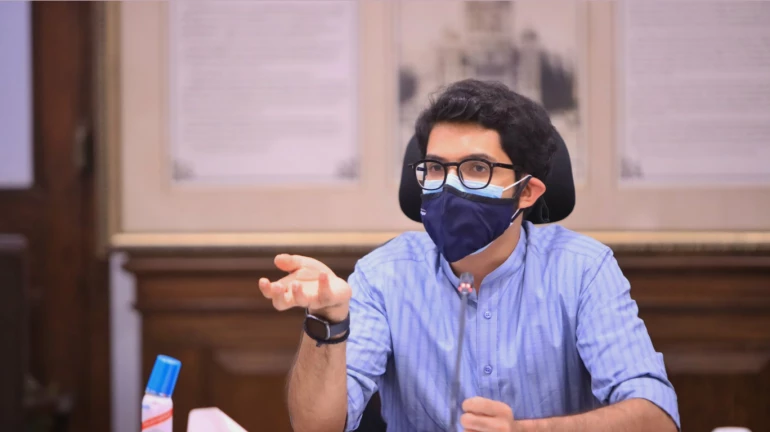 दोन लसीकरण झालेल्या सोसायटी, इमारतींवर क्यूआर कोड लावा : आदित्य ठाकरे दोन लसीकरण झालेल्या सोसायटी, इमारतींवर क्यूआर कोड लावा : आदित्य ठाकरे