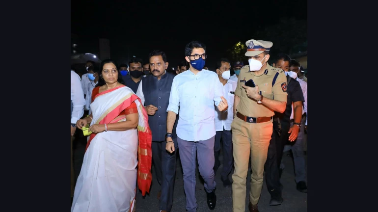 Aaditya Thackeray visits Dahisar toll plaza, assures relief from traffic jam