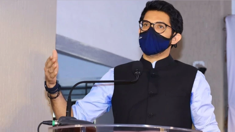 आदित्य ठाकरेंच्या नावाने फसवणूकीचा प्रयत्न, भामट्याविरोधात गुन्हा दाखल आदित्य ठाकरेंच्या नावाने फसवणूकीचा प्रयत्न, भामट्याविरोधात गुन्हा दाखल