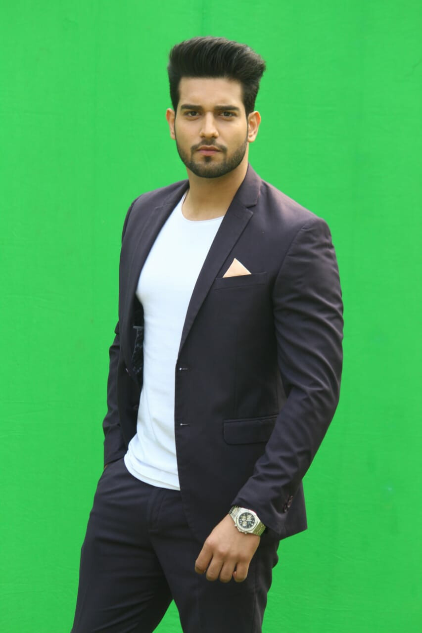 Abhishek Malik makes an entry in Colors' show 'Pinjara Khubsurti Ka'