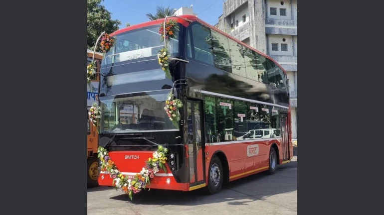 BEST Commuters In Dismay Over New AC Double-decker Bus BEST Commuters In Dismay Over New AC Double-decker Bus