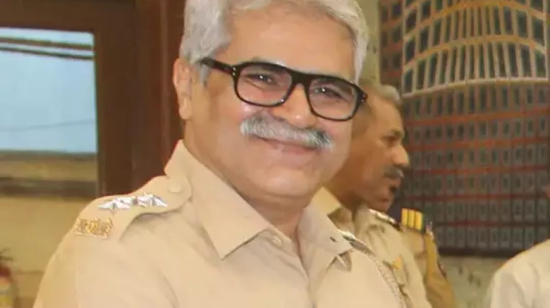 धारावी पॅटर्न प्रभावीपणे राबवणारे एसीपी रमेश नांगरे यांचं निधन धारावी पॅटर्न प्रभावीपणे राबवणारे एसीपी रमेश नांगरे यांचं निधन