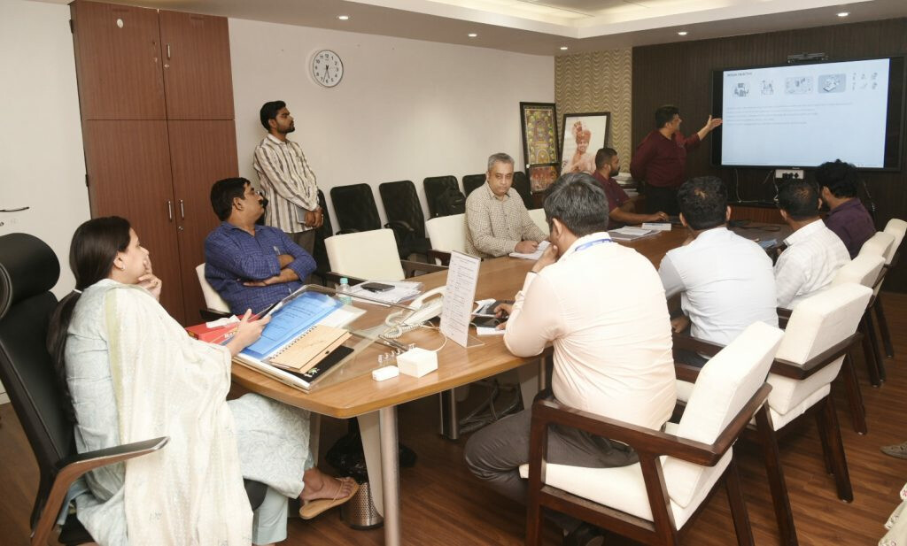 Raigad: Instructions to prepare a plan for a 100 bedded women's hospital in Roha