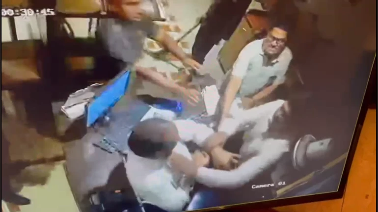 Mumbai: Hotel and Restaurants' Association condemns assault of staff by Cop