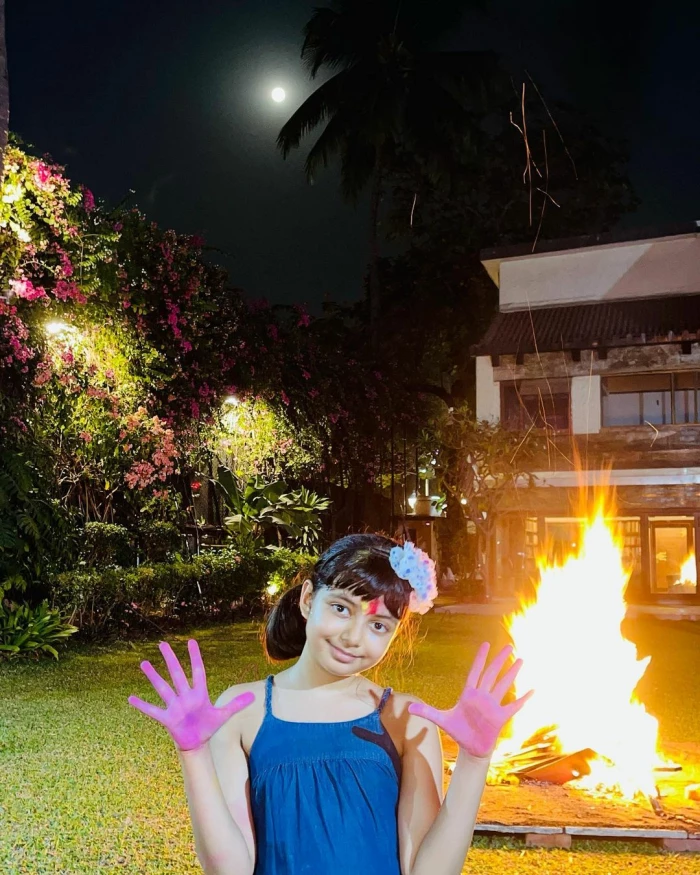 आपके फेवरेट सितारों ने इस तरह से मनाई होली