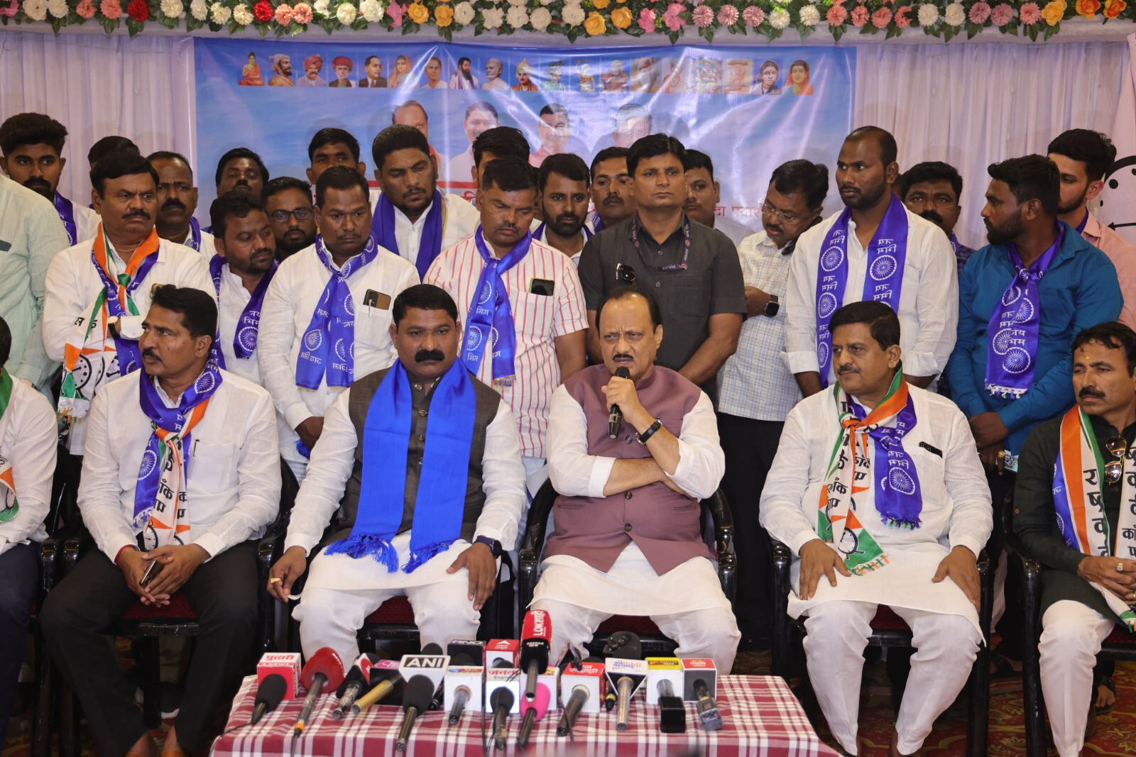 महाराष्ट्र रिपब्लिकन पक्षाचा अजित पवारांच्या राष्ट्रवादीला पाठिंबा