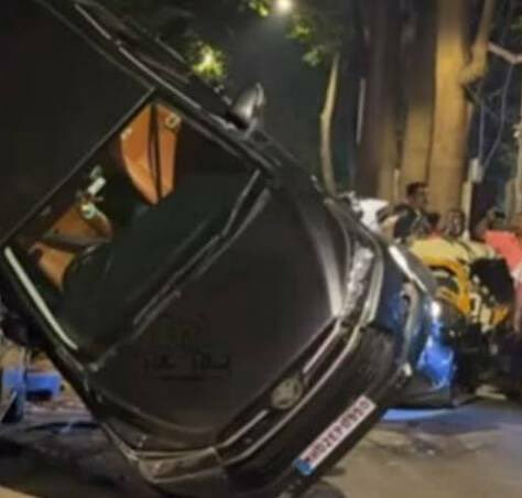 Akshay Kumar’s Car Involved in Mumbai Accident; Innova Stood on Two Wheels, Rickshaw Crushed