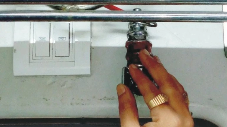 Mumbai Local News-  बिना वजह अलार्म चेन खींचने के 1,230 मामले Mumbai Local News-  बिना वजह अलार्म चेन खींचने के 1,230 मामले