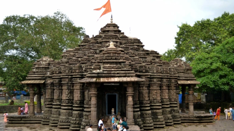 अंबरनाथ के शिव मंदिर में नारियल फोड़ने पर रोक, पूजा-पाठ कई तरह के प्रतिबंध अंबरनाथ के शिव मंदिर में नारियल फोड़ने पर रोक, पूजा-पाठ कई तरह के प्रतिबंध