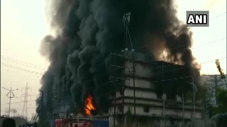 Massive fire breaks out at a chemical factory in Ambernath; firefighting operation underway Massive fire breaks out at a chemical factory in Ambernath; firefighting operation underway