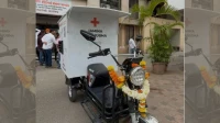 मुंबईत देशातील पहिली ईव्ही बाईक अॅम्ब्युलन्स मुंबईत देशातील पहिली ईव्ही बाईक अॅम्ब्युलन्स