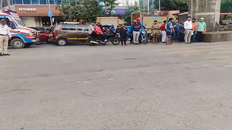 Viral Video –मुंबई मे अंधेरी में अमित शाह के काफिले के लिए रोका गया एम्बुलेंस Viral Video –मुंबई मे अंधेरी में अमित शाह के काफिले के लिए रोका गया एम्बुलेंस