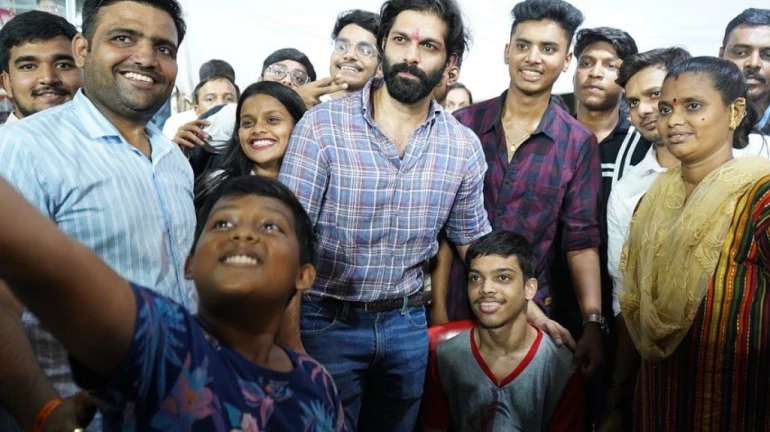 Amit Thackeray takes command of MNS; interacts with youth leaders in Mumbai Amit Thackeray takes command of MNS; interacts with youth leaders in Mumbai