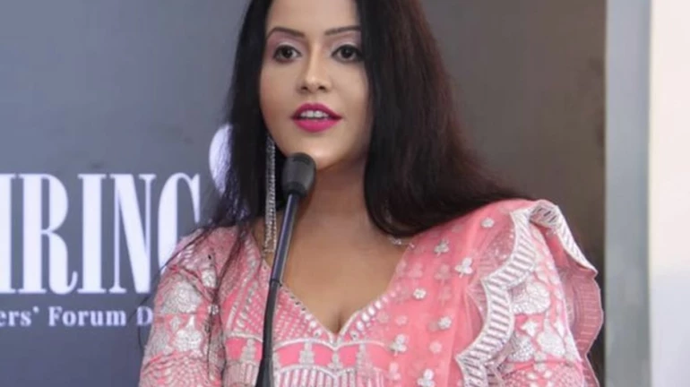 ''आज वसुली चालू आहे की बंद?'', अमृता फडणवीसांचा 'मविआ'ला टोमणा ''आज वसुली चालू आहे की बंद?'', अमृता फडणवीसांचा 'मविआ'ला टोमणा