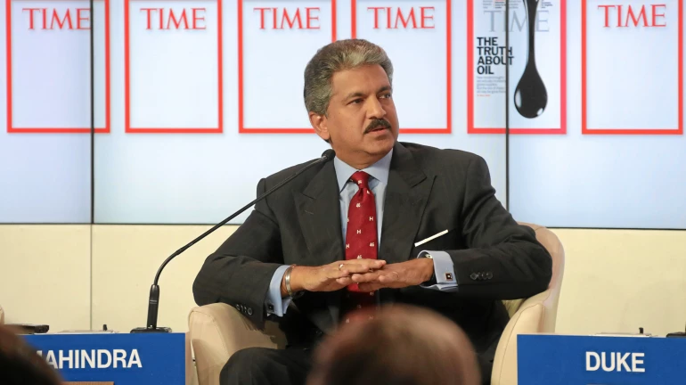 Anand Mahindra Calls for ‘Emergency Permission’ to Vaccinate All Willing Citizens in Maharashtra Anand Mahindra Calls for ‘Emergency Permission’ to Vaccinate All Willing Citizens in Maharashtra