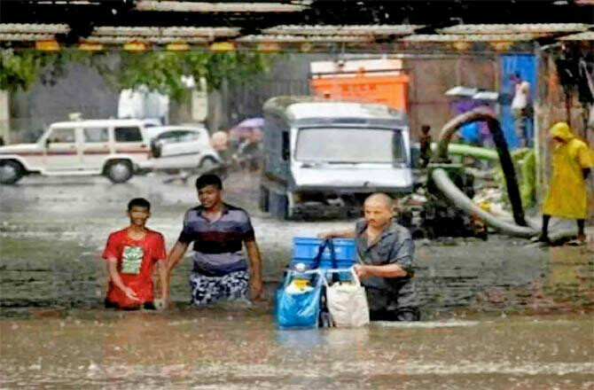 फ्रीज, फर्निचर मोगरा नाल्यात अडकून, ...म्हणून आला पूर : BMC