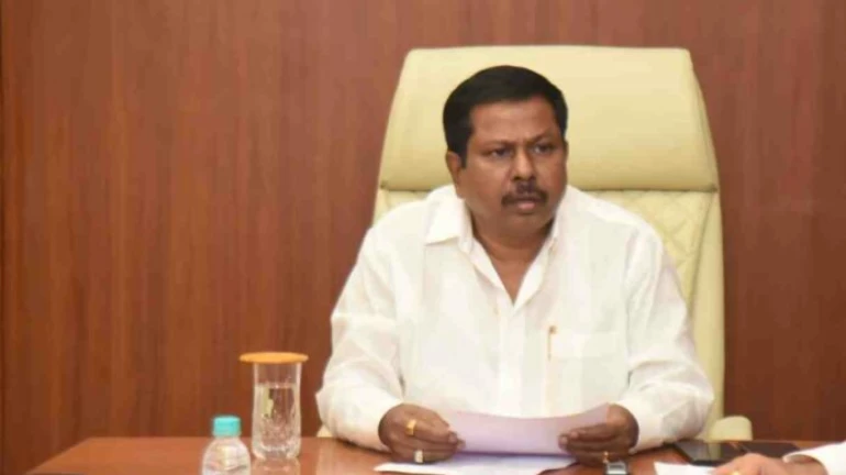 कार्य के दौरान दुर्घटनावश मृत कर्मचारी की पत्नी को तत्काल सहायता दी जाए – विधानसभा उपाध्यक्ष अन्ना बनसोडे कार्य के दौरान दुर्घटनावश मृत कर्मचारी की पत्नी को तत्काल सहायता दी जाए – विधानसभा उपाध्यक्ष अन्ना बनसोडे