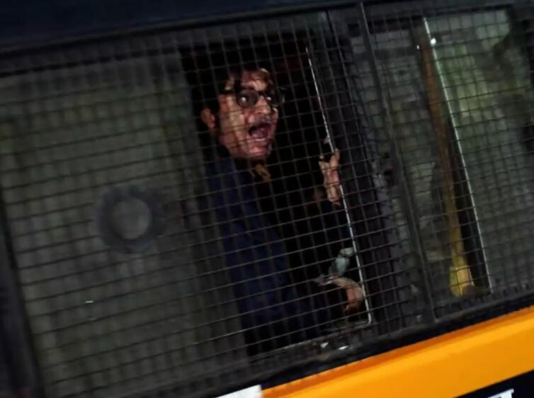 अर्नब गोस्वामी को रहना होगा जेल में, कोर्ट ने जमानत याचिका की खारिज