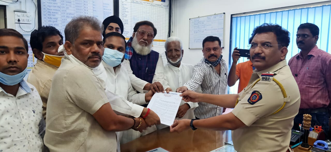 Congress leaders file police complaints against Arnab Goswami