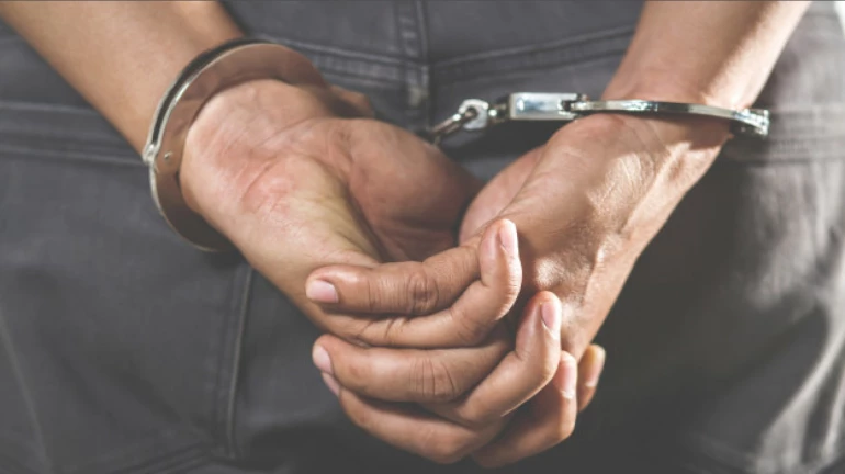 मुंबई- 11 करोड़ के साइबर धोखाधड़ी मामले में एक गिरफ्तार मुंबई- 11 करोड़ के साइबर धोखाधड़ी मामले में एक गिरफ्तार
