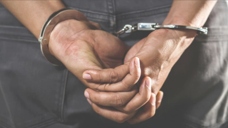 मुंबई- पुलिस ने नकली नोट बनाने वाले गिरोह का भंडाफोड़ किया मुंबई- पुलिस ने नकली नोट बनाने वाले गिरोह का भंडाफोड़ किया