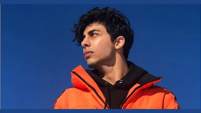 शाहरुख खानचा मुलगा आर्यन खानला अटक, लेन्सच्या डब्ब्यातून ड्रग्ज नेले? शाहरुख खानचा मुलगा आर्यन खानला अटक, लेन्सच्या डब्ब्यातून ड्रग्ज नेले?