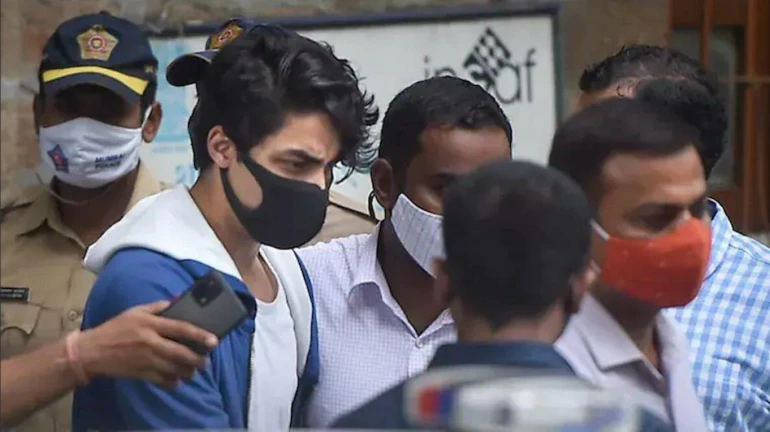 NCB कार्यालय में साप्ताहिक उपस्थिति के बारे में जमानत की शर्त में संशोधन के लिए आर्यन खान ने हाईकोर्ट का रुख किया NCB कार्यालय में साप्ताहिक उपस्थिति के बारे में जमानत की शर्त में संशोधन के लिए आर्यन खान ने हाईकोर्ट का रुख किया