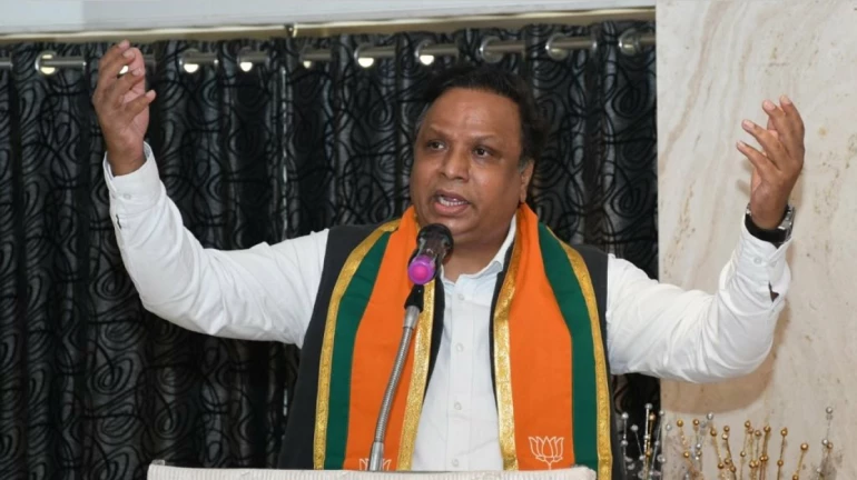 “वाझेची पाठराखण का केली?, राज्यातील जनता विचारतेय” “वाझेची पाठराखण का केली?, राज्यातील जनता विचारतेय”