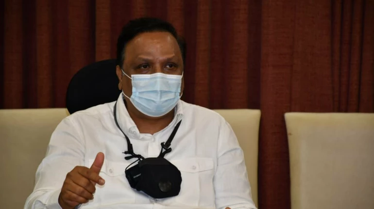 गणेशोत्सवाच्या काळात तरी निर्बंध लादू नयेत - आशिष शेलार गणेशोत्सवाच्या काळात तरी निर्बंध लादू नयेत - आशिष शेलार