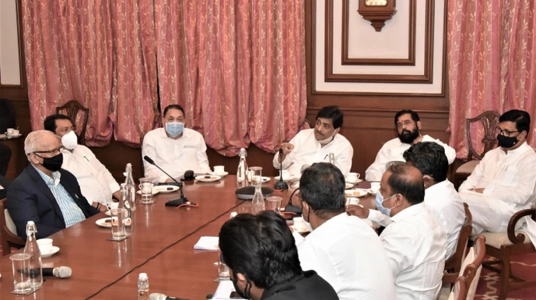 “मराठा आरक्षण इतर राज्यांच्या आरक्षण प्रकरणाशी जोडावं, हीच सरकारची भूमिका” “मराठा आरक्षण इतर राज्यांच्या आरक्षण प्रकरणाशी जोडावं, हीच सरकारची भूमिका”