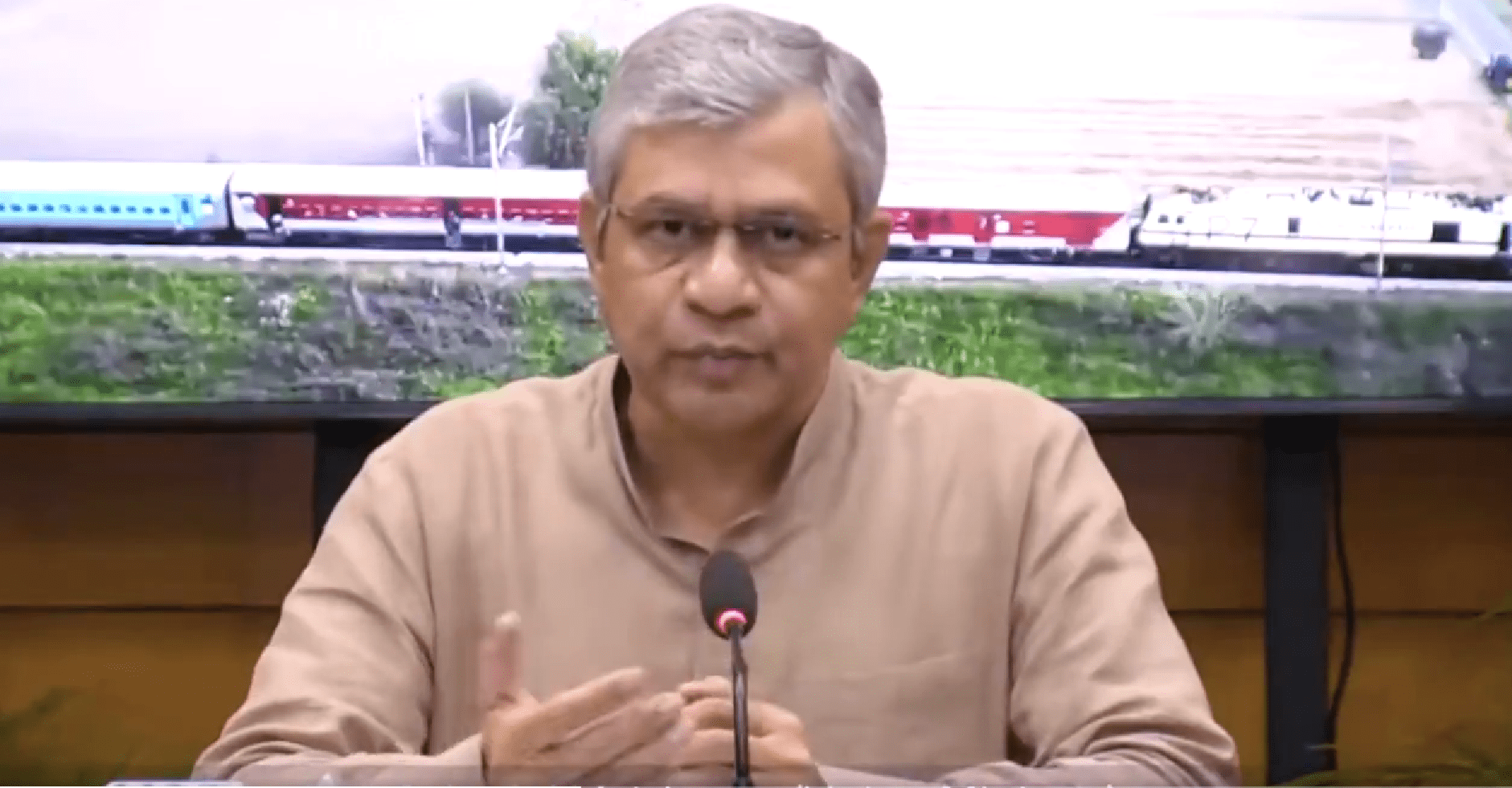 Railway Minister flags off inaugural run of Nanded-Mumbai Express Train