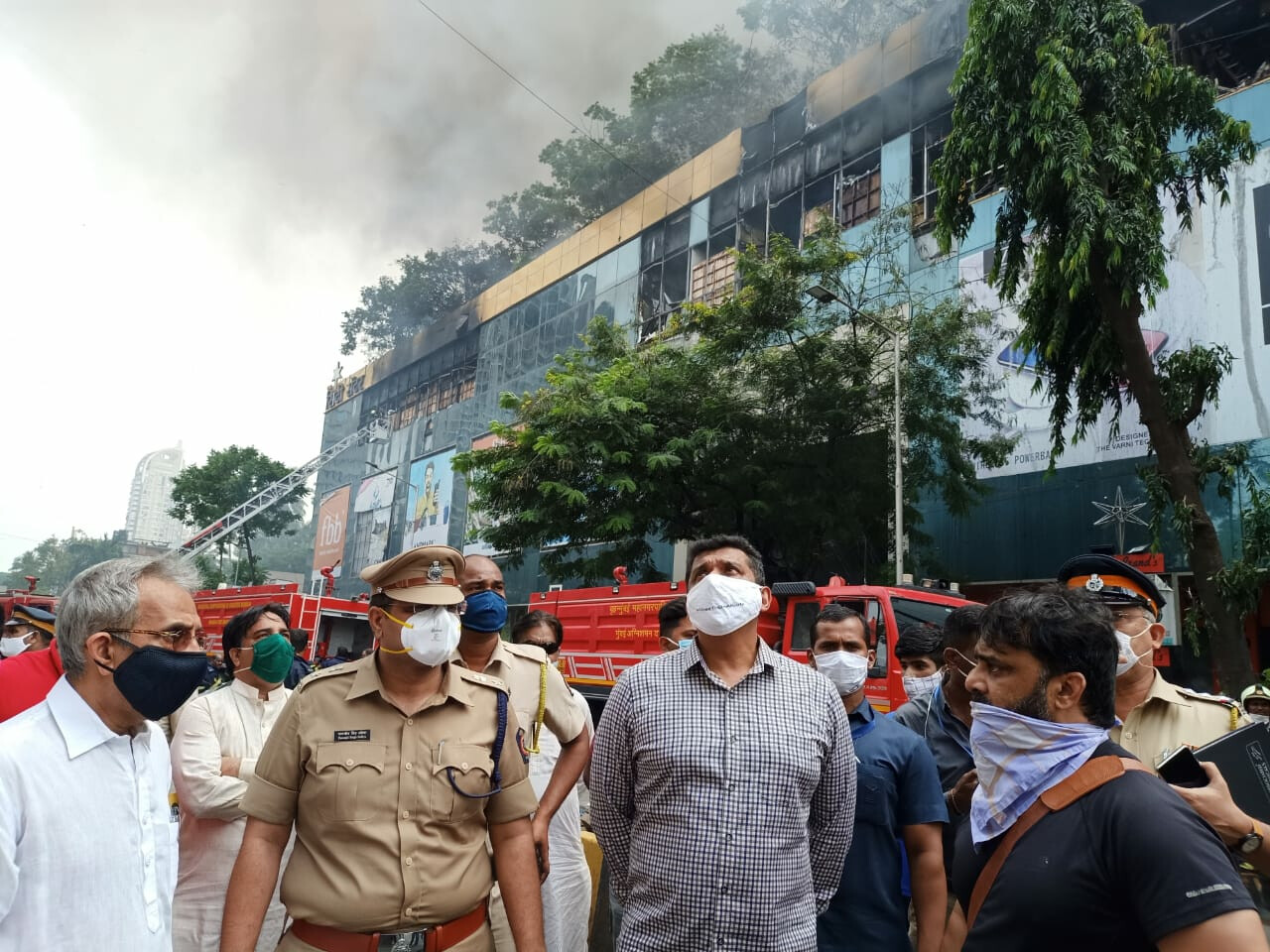Aslam Shaikh orders an inquiry into the city central mall fire incident