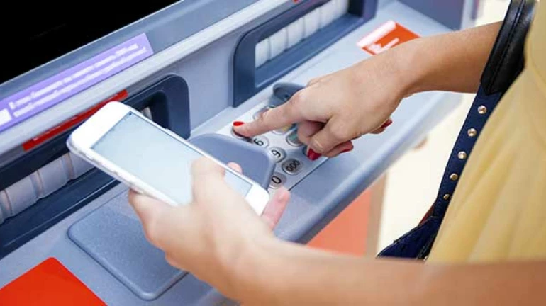 एटीएम कार्डशिवायही काढा पैसे, 'ह्या' बँका देत आहेत सुविधा एटीएम कार्डशिवायही काढा पैसे, 'ह्या' बँका देत आहेत सुविधा