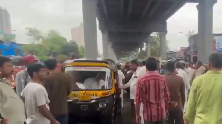 Mumbai: Auto Drivers’ Protest Disrupts Traffic on Kandivali Link Road Mumbai: Auto Drivers’ Protest Disrupts Traffic on Kandivali Link Road