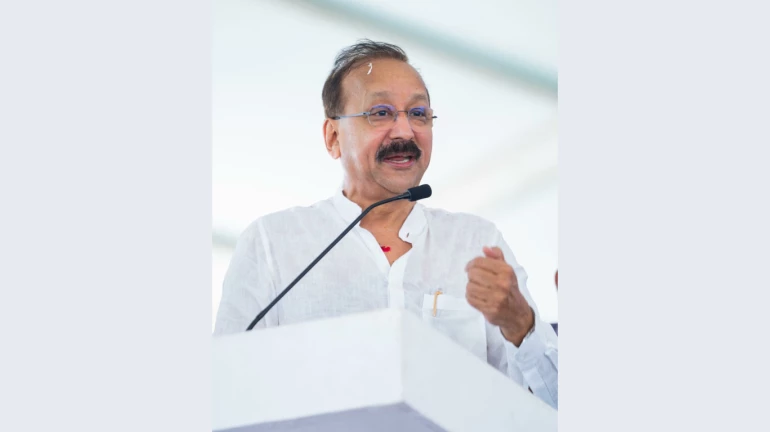 Surveillance on Baba Siddique's family, attempts to obtain details of Siddique's mobile calls Surveillance on Baba Siddique's family, attempts to obtain details of Siddique's mobile calls