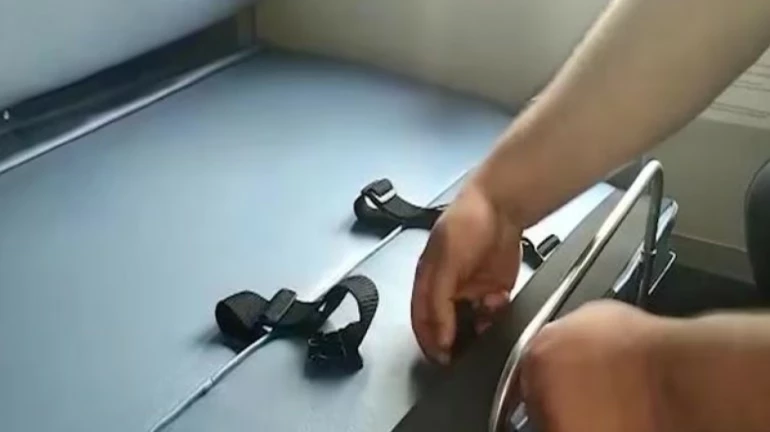 रेल्वेच्या बेबी बर्थच्या रचनेत बदल, महिलांचा प्रवास सुकर होणार रेल्वेच्या बेबी बर्थच्या रचनेत बदल, महिलांचा प्रवास सुकर होणार