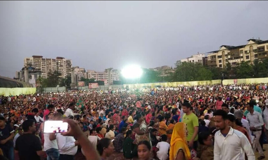 मुंबई - बागेश्वर धाम सरकार धीरेंद्रकृष्ण शास्त्री के कार्यक्रम में भारी भीड़ से अफरातफरी