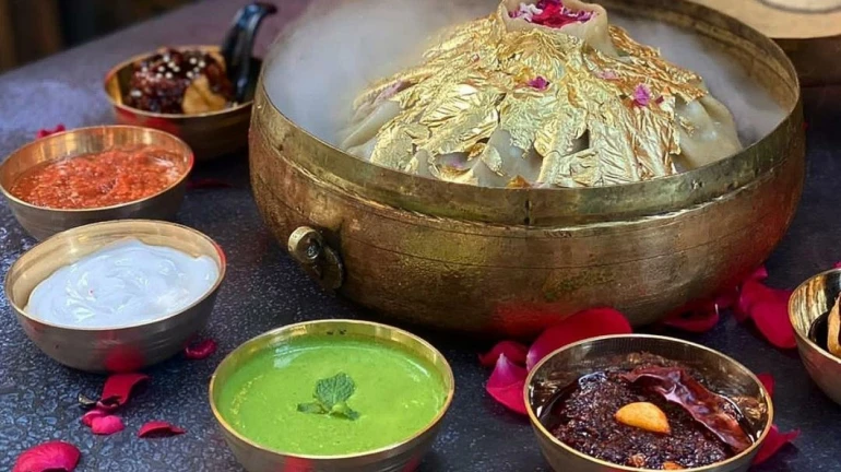 मुंबईत 'इथं' मिळतो बाहुबली मोमो, २ किलोच्या मोमजची किंमत... मुंबईत 'इथं' मिळतो बाहुबली मोमो, २ किलोच्या मोमजची किंमत...