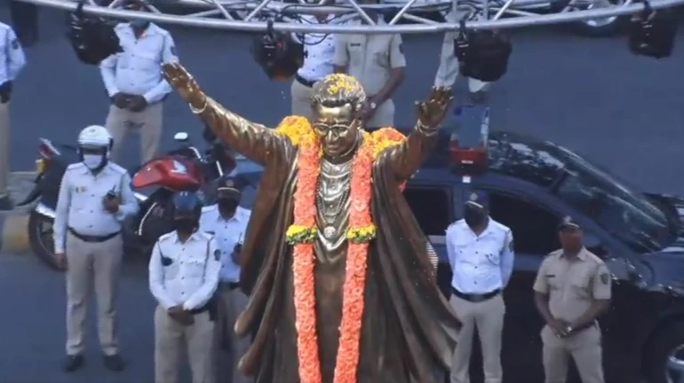 CM Uddhav Thackeray unveils Balasaheb Thackeray's statue on birth anniversary