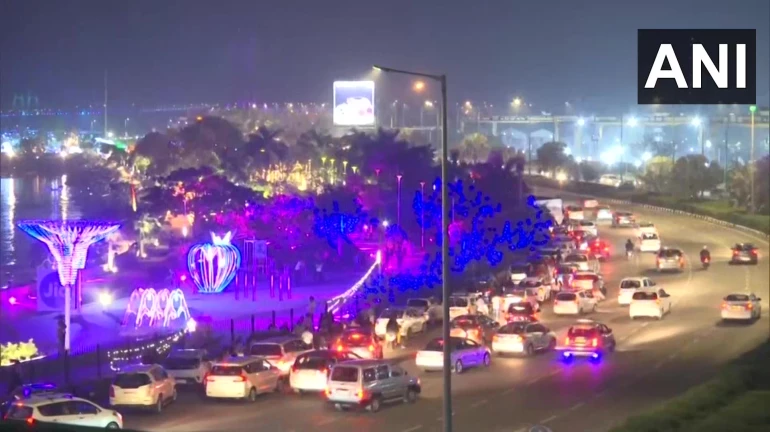 वाढत्या कोरोनाच्या पार्श्वभूमीवर 'बांद्रा वंडरलँड' बंद वाढत्या कोरोनाच्या पार्श्वभूमीवर 'बांद्रा वंडरलँड' बंद