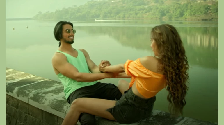 ALT Balaji और Zee5 ने रिलीज किया 'बैंग बैंग' का ट्रेलर ALT Balaji और Zee5 ने रिलीज किया 'बैंग बैंग' का ट्रेलर