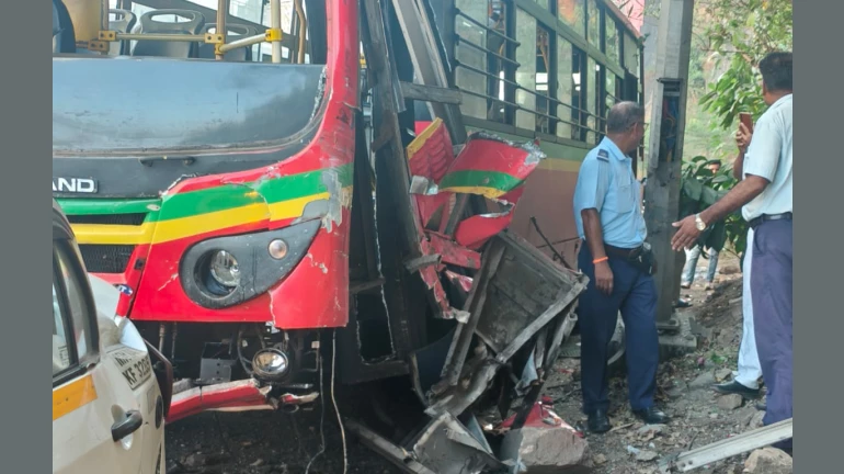 Mumbai: BEST Bus Crash Near Plaza in Mumbai's Dadar Leaves Two Dead, Several Injured Mumbai: BEST Bus Crash Near Plaza in Mumbai's Dadar Leaves Two Dead, Several Injured
