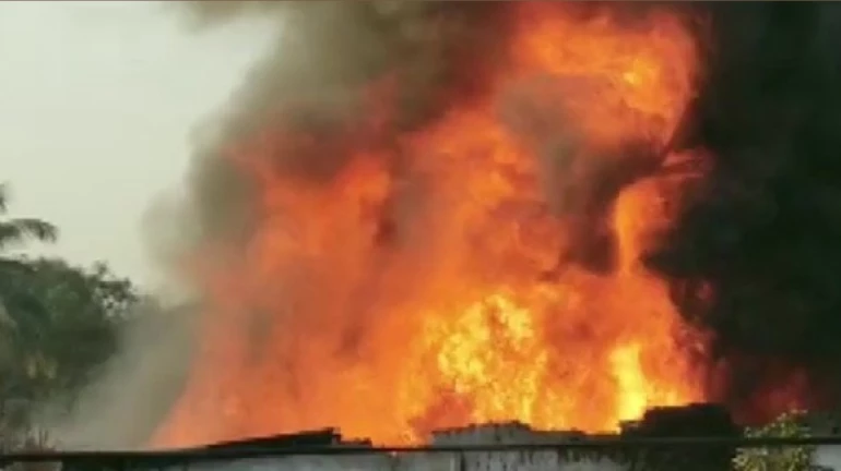 गोरेगावमध्ये फिल्म स्टुडिओला भीषण आग