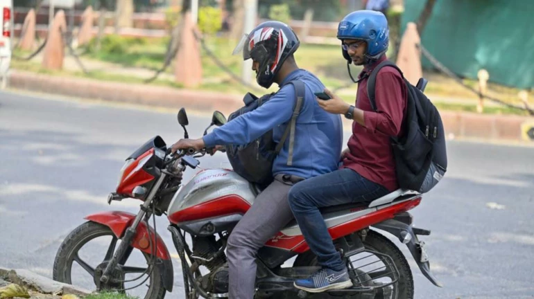 मुंबईत ई-बाईक्स टॅक्सींमुळे 10 हजार नोकऱ्या निर्माण होणार मुंबईत ई-बाईक्स टॅक्सींमुळे 10 हजार नोकऱ्या निर्माण होणार