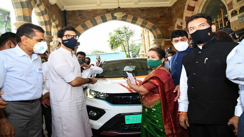 मुंबई मनपाच्या ताफ्यात 5 नवी इलेक्ट्रिक वाहनं