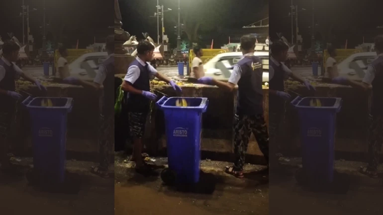 Maratha Reservation Protest: BMC deploys over 1,000 workers, cleaning equipment to maintain hygiene in city Maratha Reservation Protest: BMC deploys over 1,000 workers, cleaning equipment to maintain hygiene in city